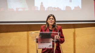 El local es va omplir de gom a gom