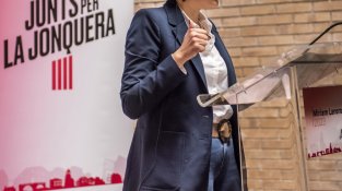 El local es va omplir de gom a gom