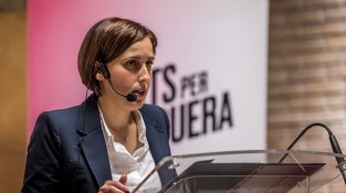 El local es va omplir de gom a gom