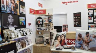 La Phone House, a la planta baixa