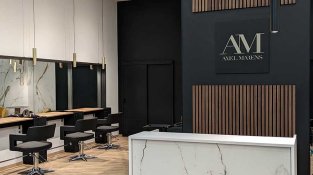 La nova perruqueria, al primer pis