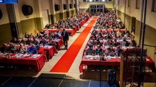 L'antic sindicat es va omplir de gom a gom