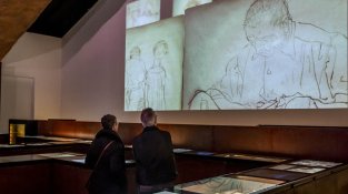 Diversos grups d'estudiants visiten periòdicament les instal·lacions