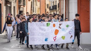 Desenes de persones van sortir al carrer per reclamar igualtat