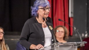 Desenes de persones es van concentrar a la sala de la Societat