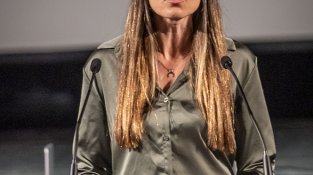 Desenes de persones es van concentrar a la sala de la Societat