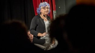 Desenes de persones es van concentrar a la sala de la Societat