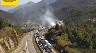 El fum era visible des de tot el poble, però no hi ha risc d'incendi forestal