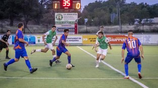 A la final, els amfitrions van guanyar 0-3 el Roses City