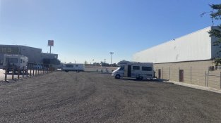 L'espai té capacitat per a 30 autocaravanes