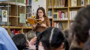 La presentació va omplir la biblioteca Carles Bosch de la Trinxeria de gom a gom