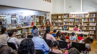 La presentació va omplir la biblioteca Carles Bosch de la Trinxeria de gom a gom