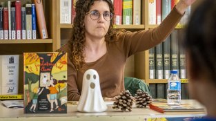 La presentació va omplir la biblioteca Carles Bosch de la Trinxeria de gom a gom