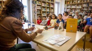 La presentació va omplir la biblioteca Carles Bosch de la Trinxeria de gom a gom