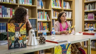 La presentació va omplir la biblioteca Carles Bosch de la Trinxeria de gom a gom