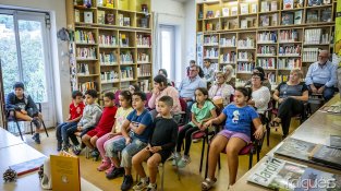 La presentació va omplir la biblioteca Carles Bosch de la Trinxeria de gom a gom