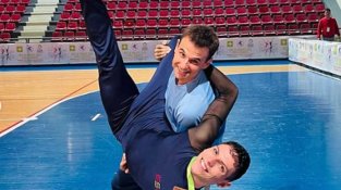 Aitor Sacristán amb el cassanenc David Canyet