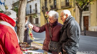 Van exposar decoracions i utensilis de diversos tipus (cliqueu per ampliar)