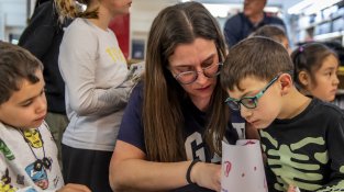 La sessió es va fer a la biblioteca municipal