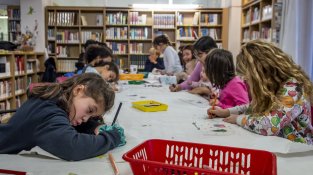 La sessió es va fer a la biblioteca municipal
