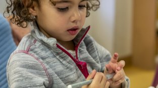 La sessió es va fer a la biblioteca municipal