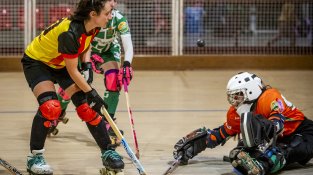 Les jonquerenques, que jugaven amb la segona equipació, van dominar el partit