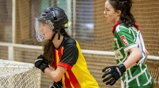 Les jonquerenques, que jugaven amb la segona equipació, van dominar el partit