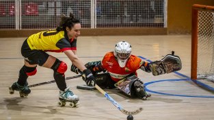 Les jonquerenques, que jugaven amb la segona equipació, van dominar el partit