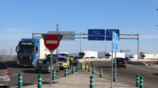 Els Mossos obliguen els vehicles a sortrir a Figueres Nord