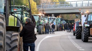L'N-II està tallada a l'alçada de Pontós