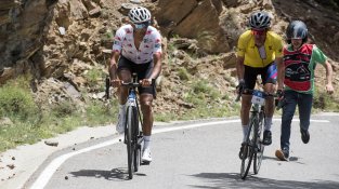 Fent el seguiment a un dels ciclistes