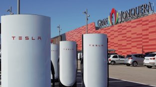 Es tracta de la tercera estació de Tesla a les comarques gironines