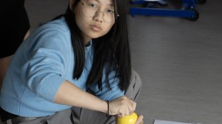 L'exposició 'Pavelló utopia' parteix d'un taller amb l'escola Lluís Marià Vidal i l'Institut de la Jonquera