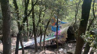 Restes de l'avió DC-6 adaptat per a extinció d'incendis