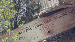 Restes de l'avió DC-6 adaptat per a extinció d'incendis