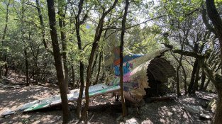 Restes de l'avió DC-6 adaptat per a extinció d'incendis