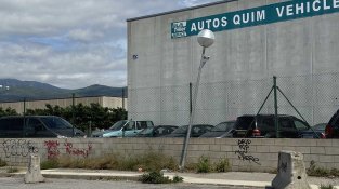 Un dels punts d'enllumenat del polígon.