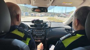 Detingut un extreballador d'un restaurant de la Jonquera per amenaçar amb una pistola simulada. Imatge d'arxiu.