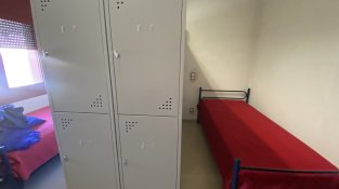 Al parc hi ha dues habitacions