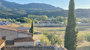 Les flames van començar entre el camí vell d'Agullana i l'autopista, al costat de la Porta Catalana