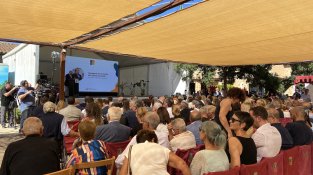 Imatge general de l'acte institucional