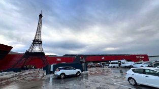 El centre comercial s’estrena amb tots els establiments ocupats i generarà uns 250 llocs de treball