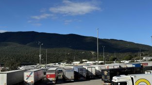 Aparcament de camions a la Jonquera