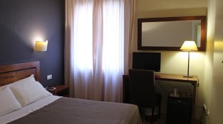 Hotel Puerta de España