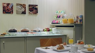 Hotel Puerta de España