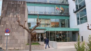 La Jonquera i Portbou, factors clau en la sobrecàrrega del torn d’ofici d’estrangeria a Figueres