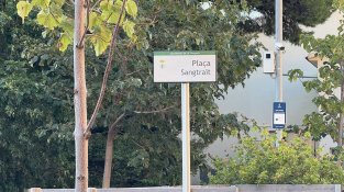 Plaça del grup de rock català i jonquerenc Sangtraït a la Jonquera