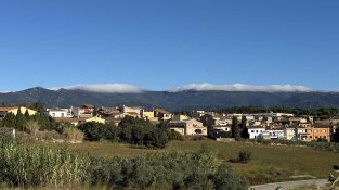 La Rufa de l’Albera: el núvol que cobreix el Puig Neulós des de Capmany