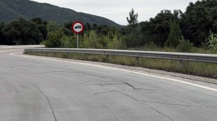 El deteriorament del ferm s’estén a noves rotondes de la N-II a la Jonquera. A la imatge, rotonda 6 o duana Nord