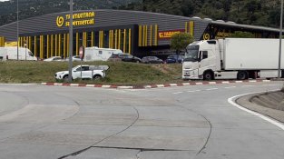 El deteriorament del ferm s’estén a noves rotondes de la N-II a la Jonquera. A la imatge, rotonda 2 o de Can Quartos